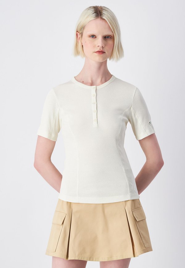 Champion TEE