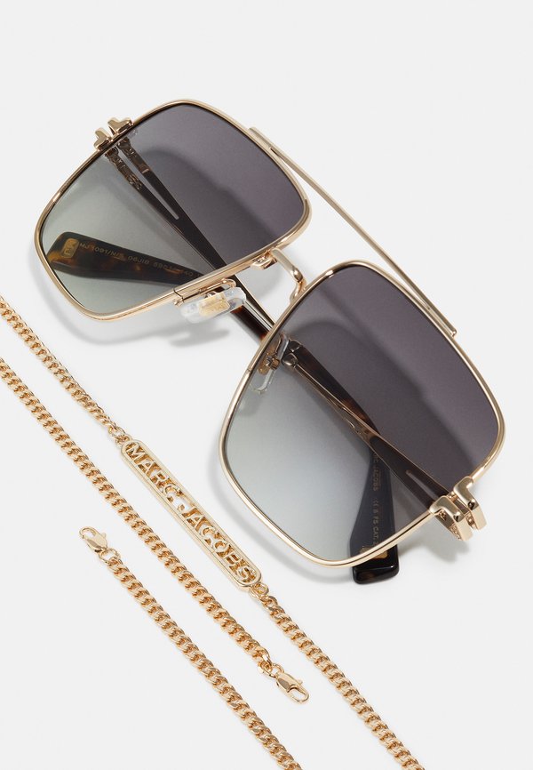 MARC JACOBS SET