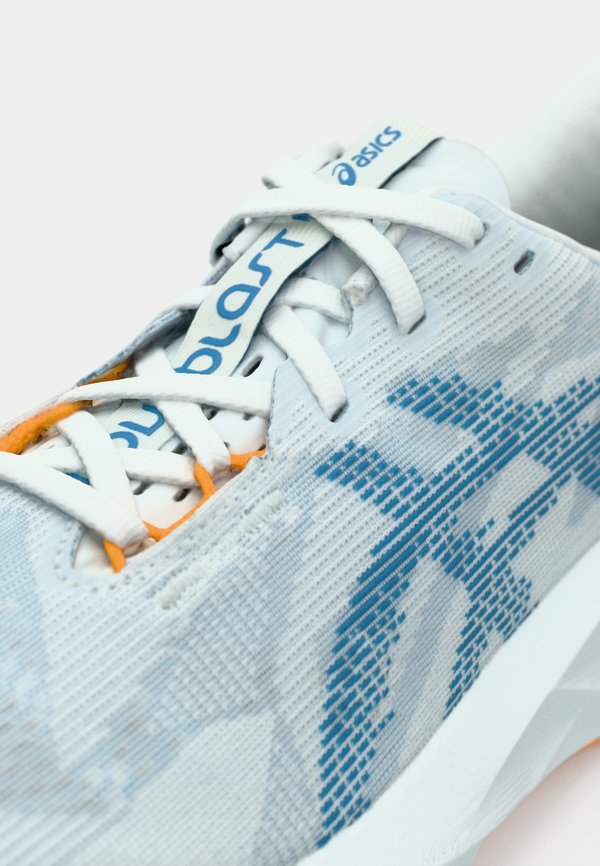ASICS NOVABLAST 5