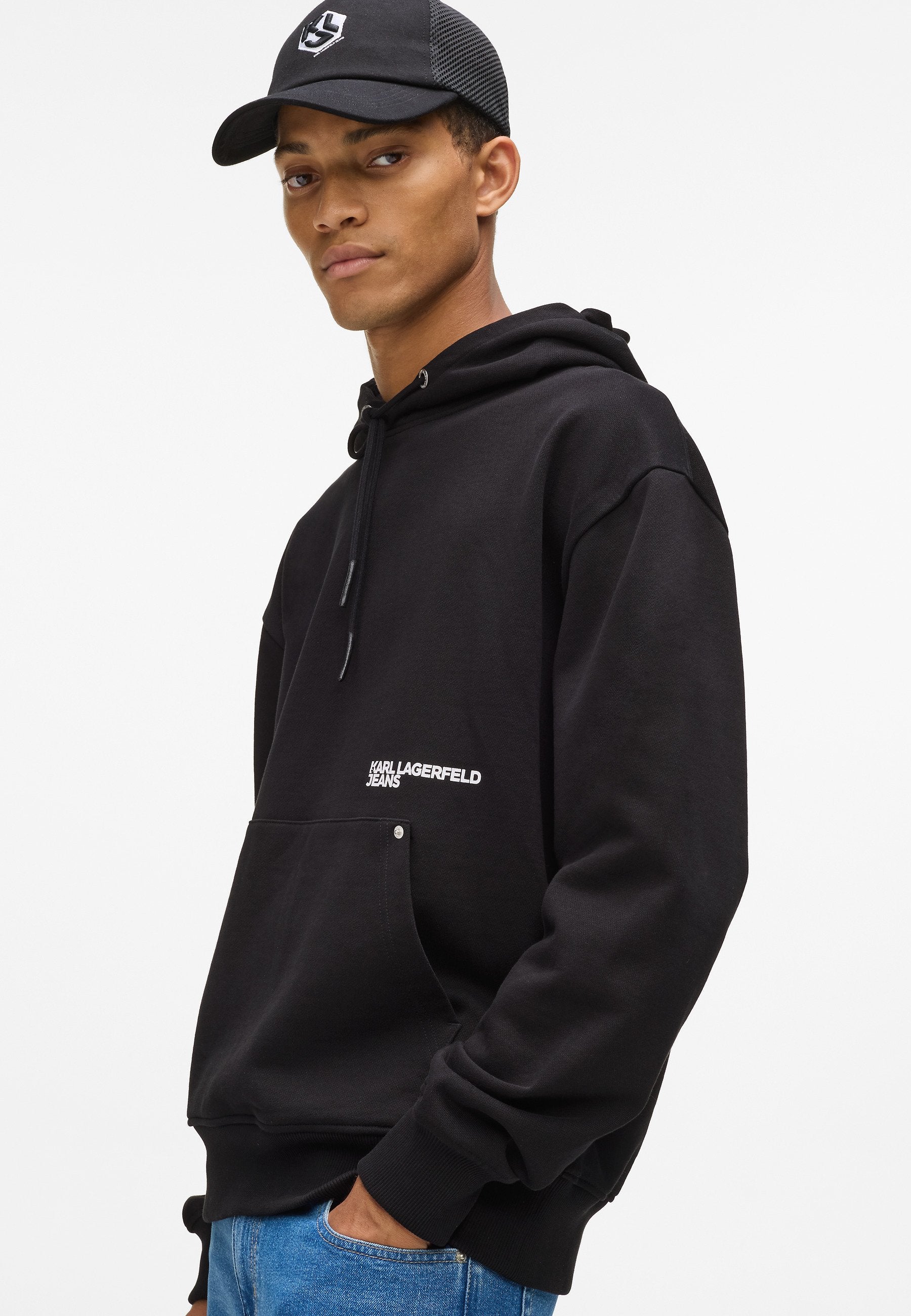 RELAX MONOGRAM HOODIE Media 5
