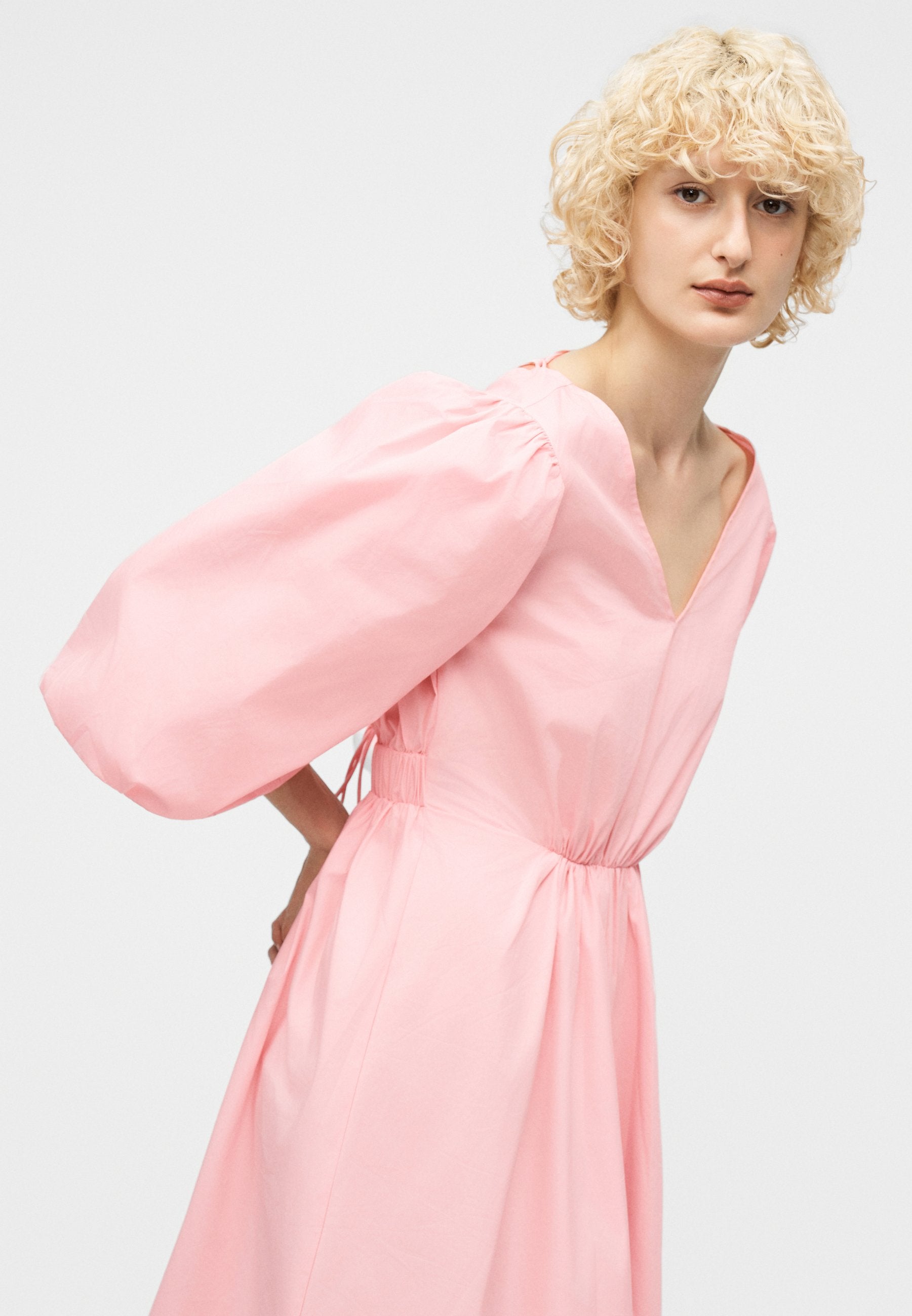 Object OBJPAIGE V NECK MIDI DRESS