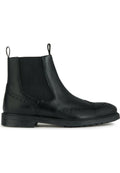 Schwarze Leder Chelsea-Boots mit elastischen Seiteneinsätzen, dekorativen Brogue-Details und Ziehhilfen für einfaches An- und Ausziehen. Solide Gummisohle.
