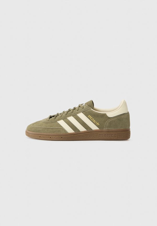 adidas Originals HANDBALL SPEZIAL UNISEX - Trainers - olive strata/cream white/gum