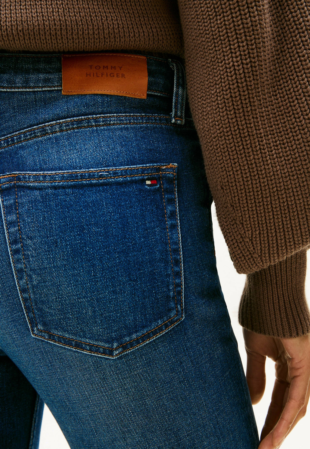 FADED MID RISE SLIM JEANS Media 5