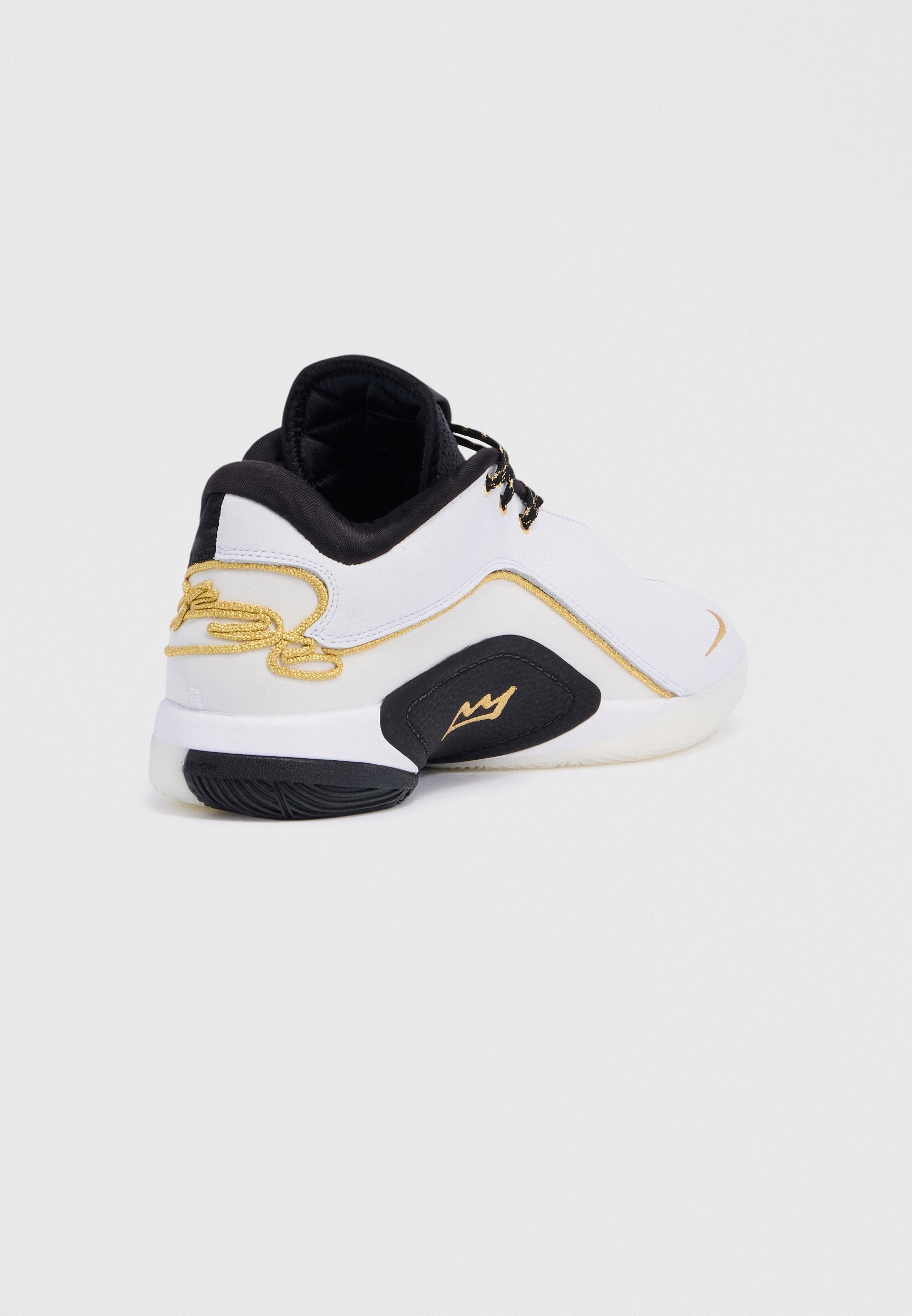 Nike Performance LEBRON XXII