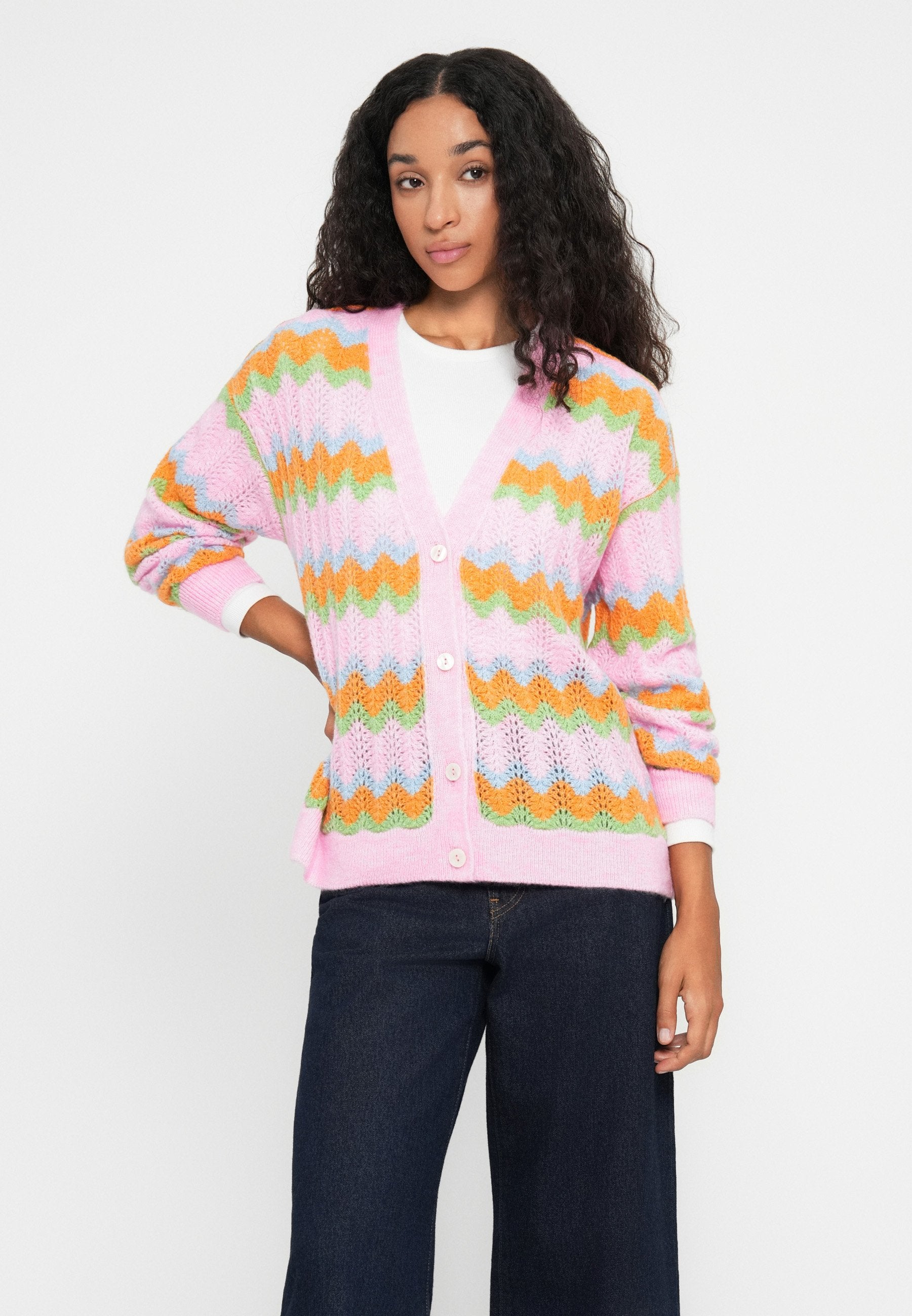 ONLY ONLLUNA V NECK BUTTON