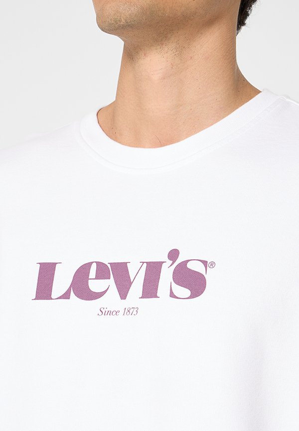 Levi's® RELAXED FIT