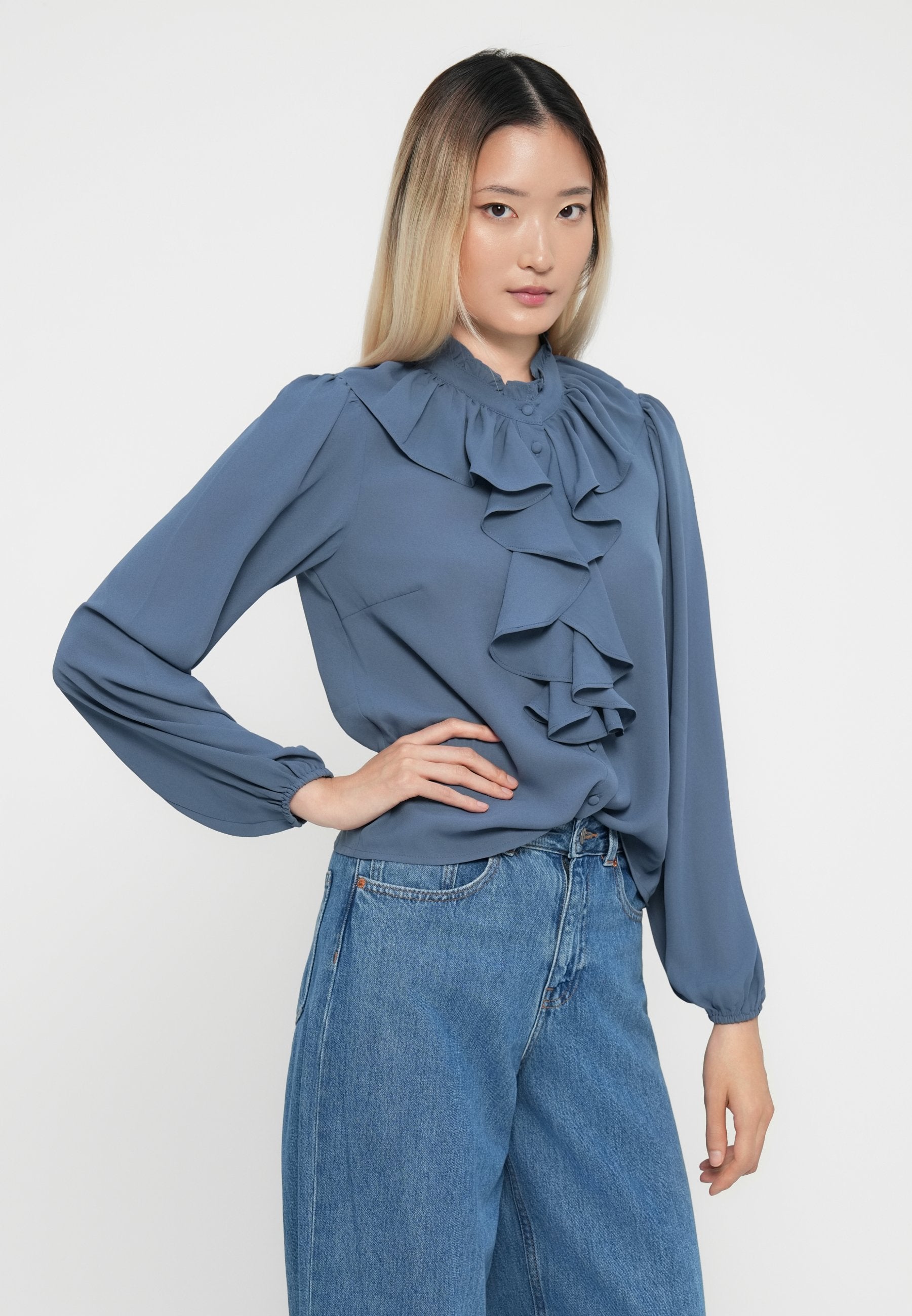 VILA VIKABU RUFFEL NECK