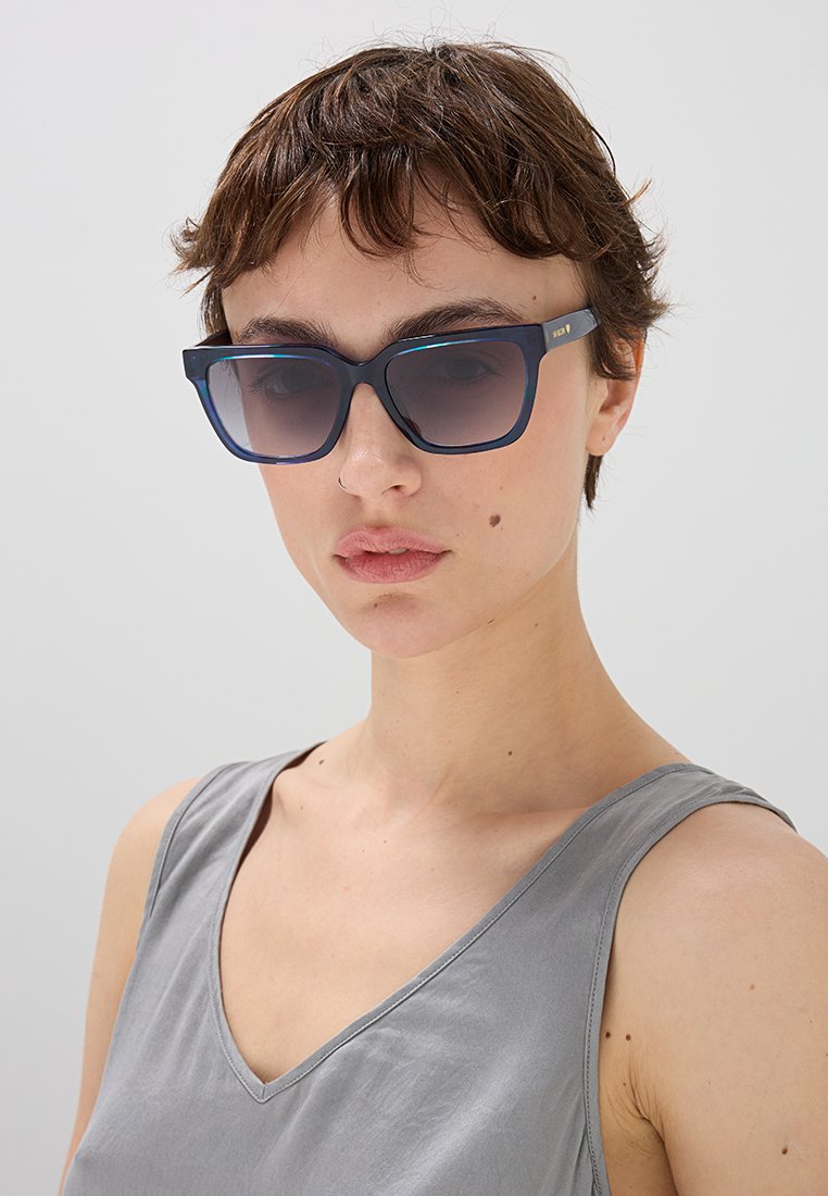 Love Moschino