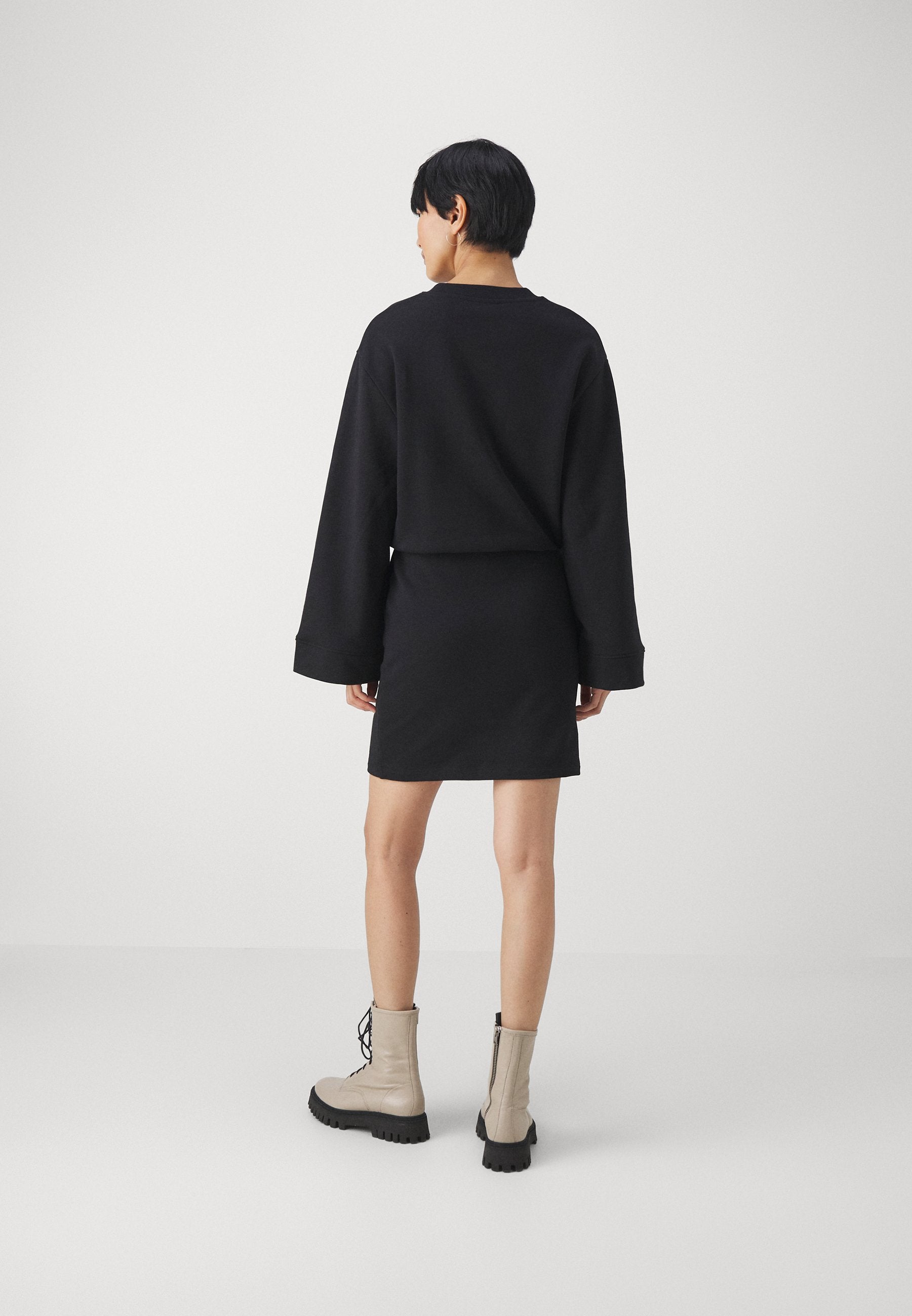 DRESS Media 4