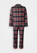 Rotes und schwarzes kariertes Pyjama-Set aus weichem Stoff, bestehend aus einem Hemd mit Knopfleiste und Tasche sowie passenden langen Hosen.