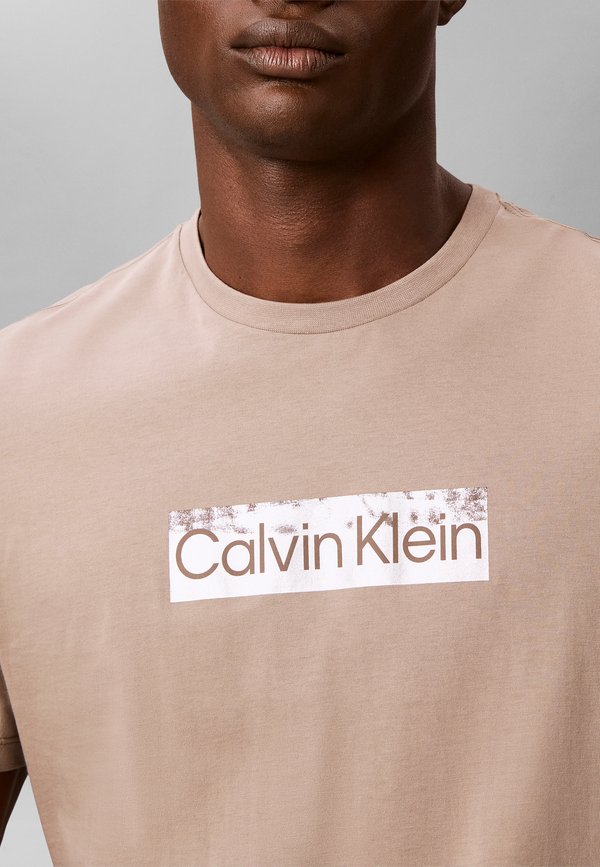 Calvin Klein GRAPHIC