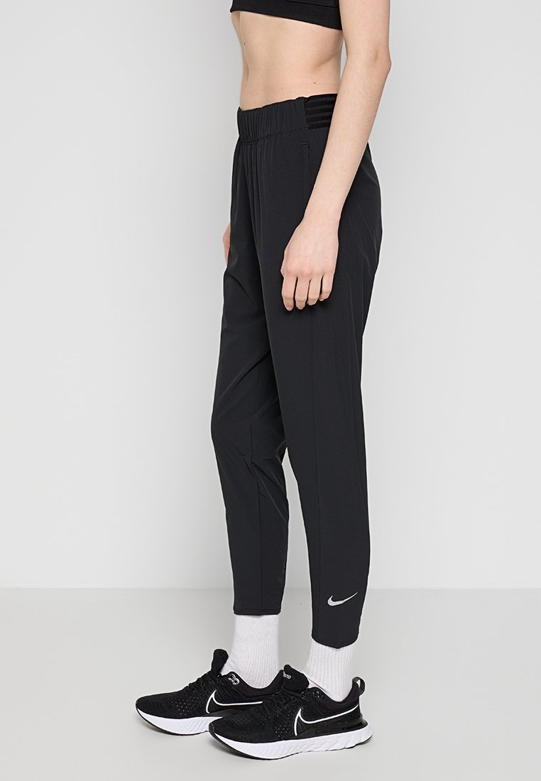 Nike Performance