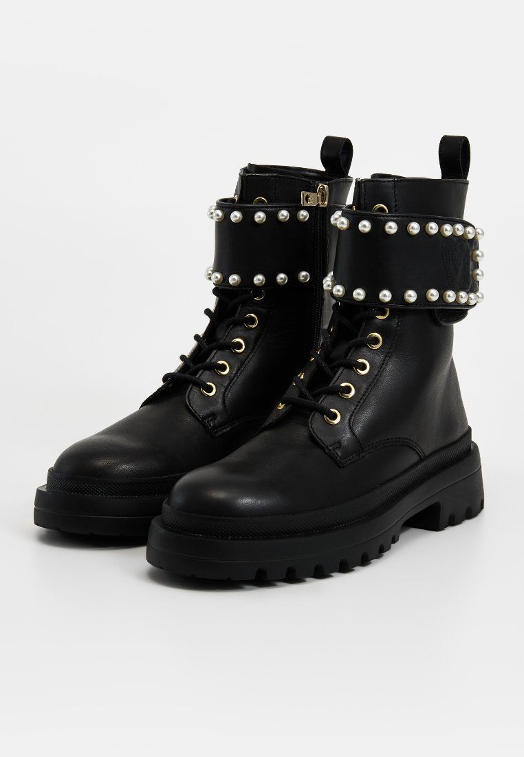 Love Moschino