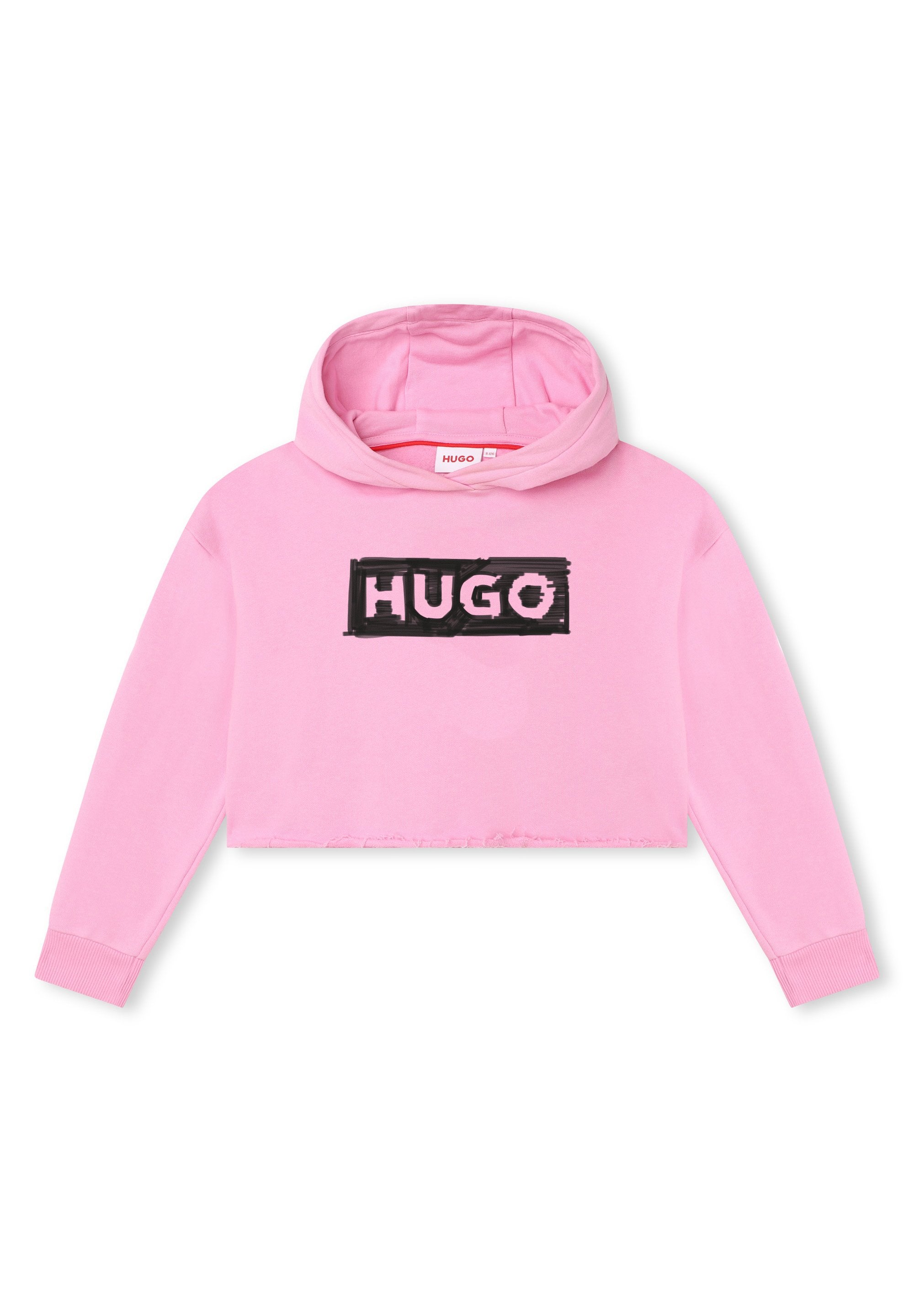 Rosa verkürzter Kapuzenpullover aus weichem Stoff mit einem großen schwarzen "HUGO"-Logo auf der Vorderseite und gerippten Bündchen. Rohschnitt-Detail am Saum.
