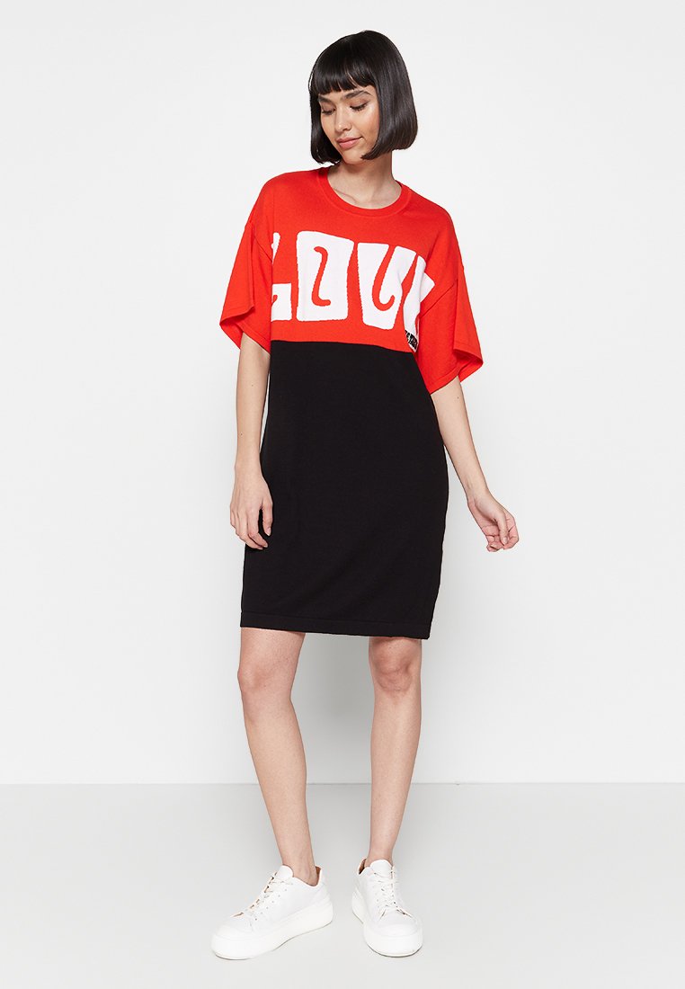 Love Moschino