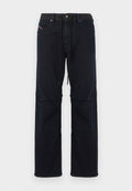 Dunkel marineblaue Jeans mit lockerem Schnitt, ausgestattet mit einem Tunnelzugbund, fünf Taschen und dezenten kontrastierenden Nähten.