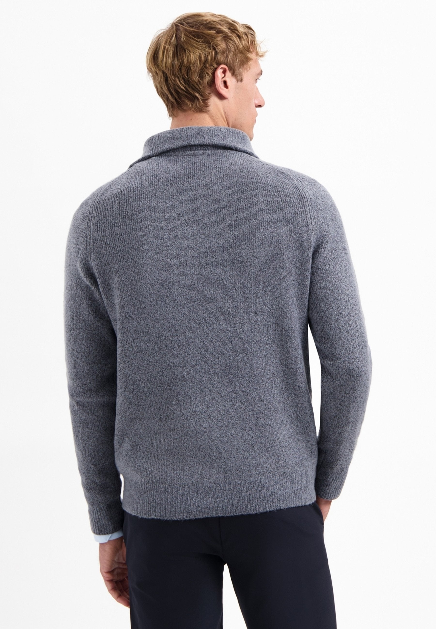 WING COLLAR  Media 4