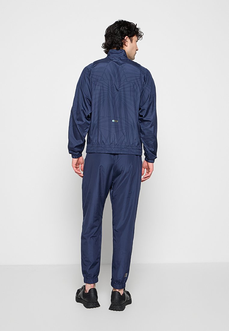 EA7 Emporio Armani Trainingsanzug Media 3