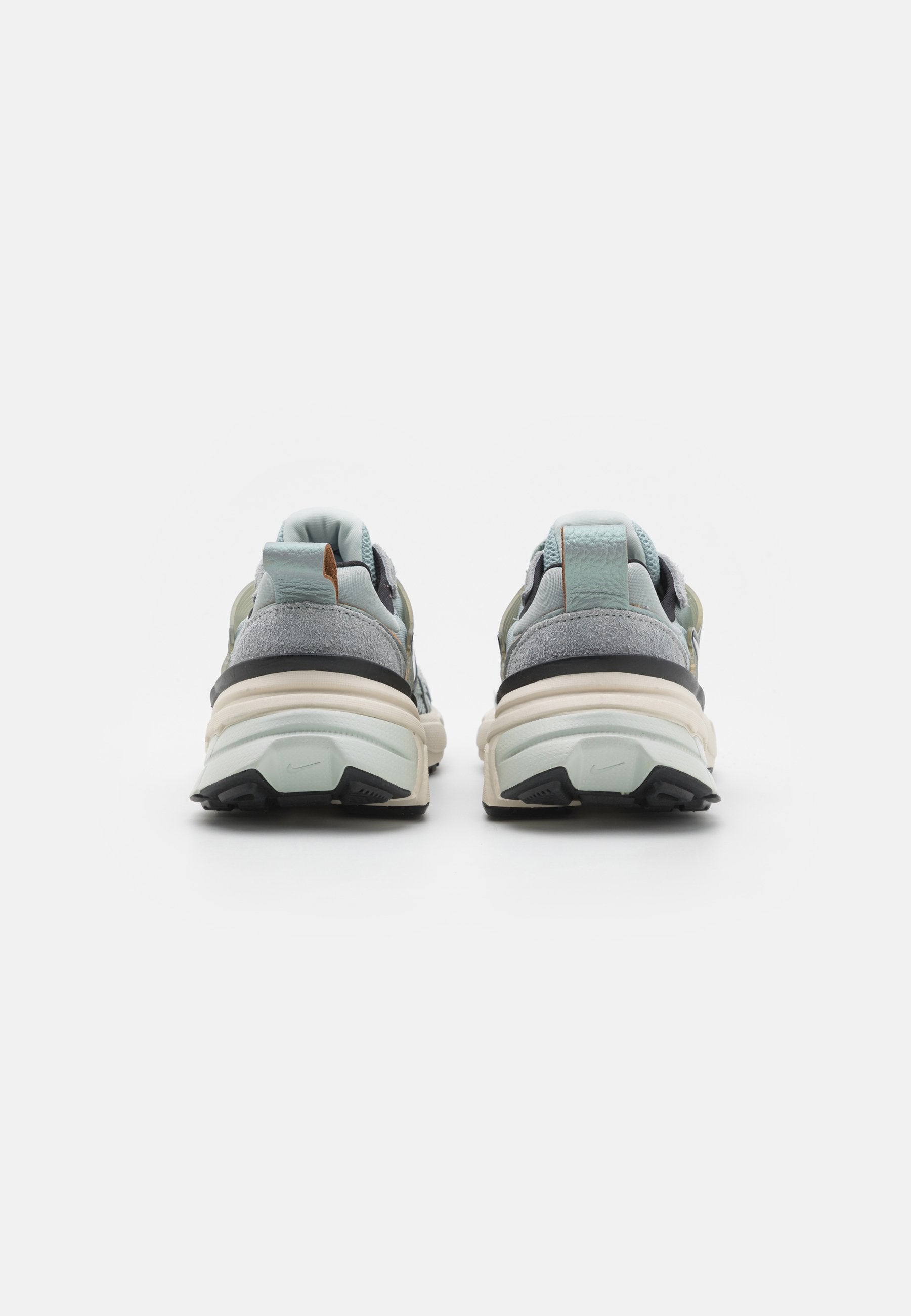 Nike Sportswear V2K RUN