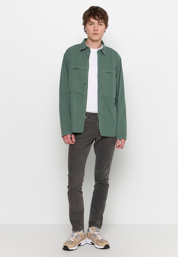 CLOSED UTILITY REGULAR FIT