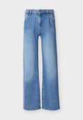 Hoch taillierte hellblaue Jeans aus Denim mit weitem Bein, vorderen Falten, seitlichen Taschen, Gürtelschlaufen und Knopfverschluss.