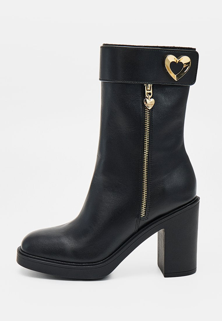 Love Moschino