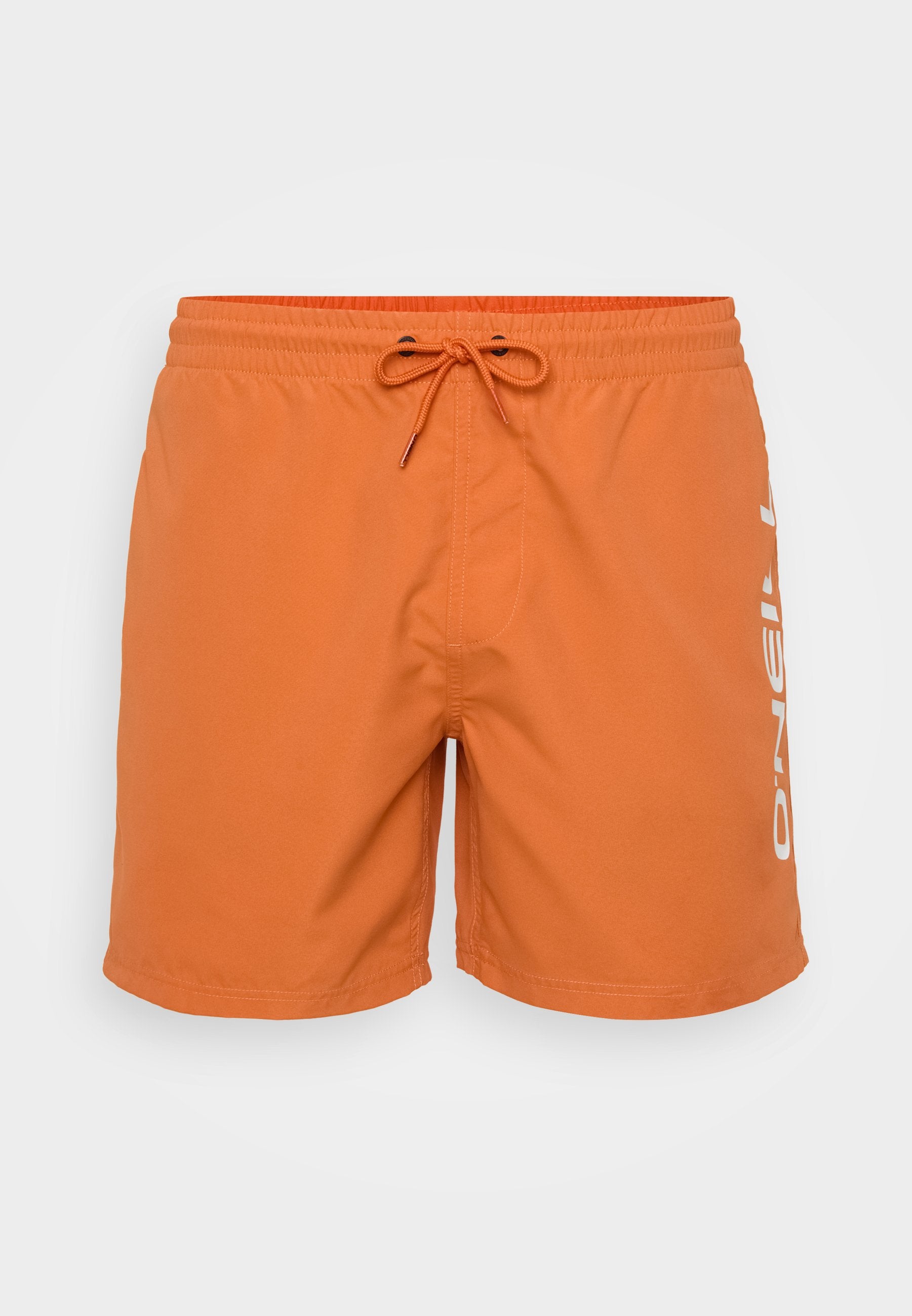 Orangefarbene Badehosen aus leichtem Stoff mit einem elastischen Bund und Kordelzug. Mit einem weißen Logo auf der linken Seite.
