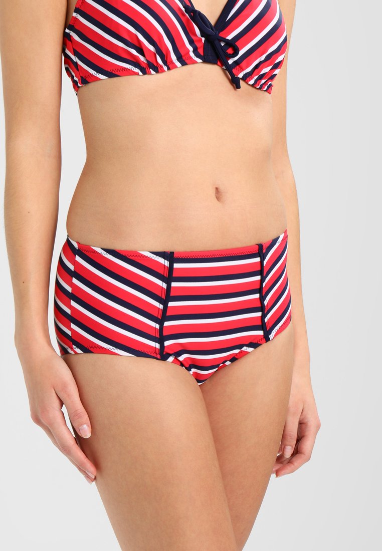 Pour Moi HAMPTONS DEEP BRIEF