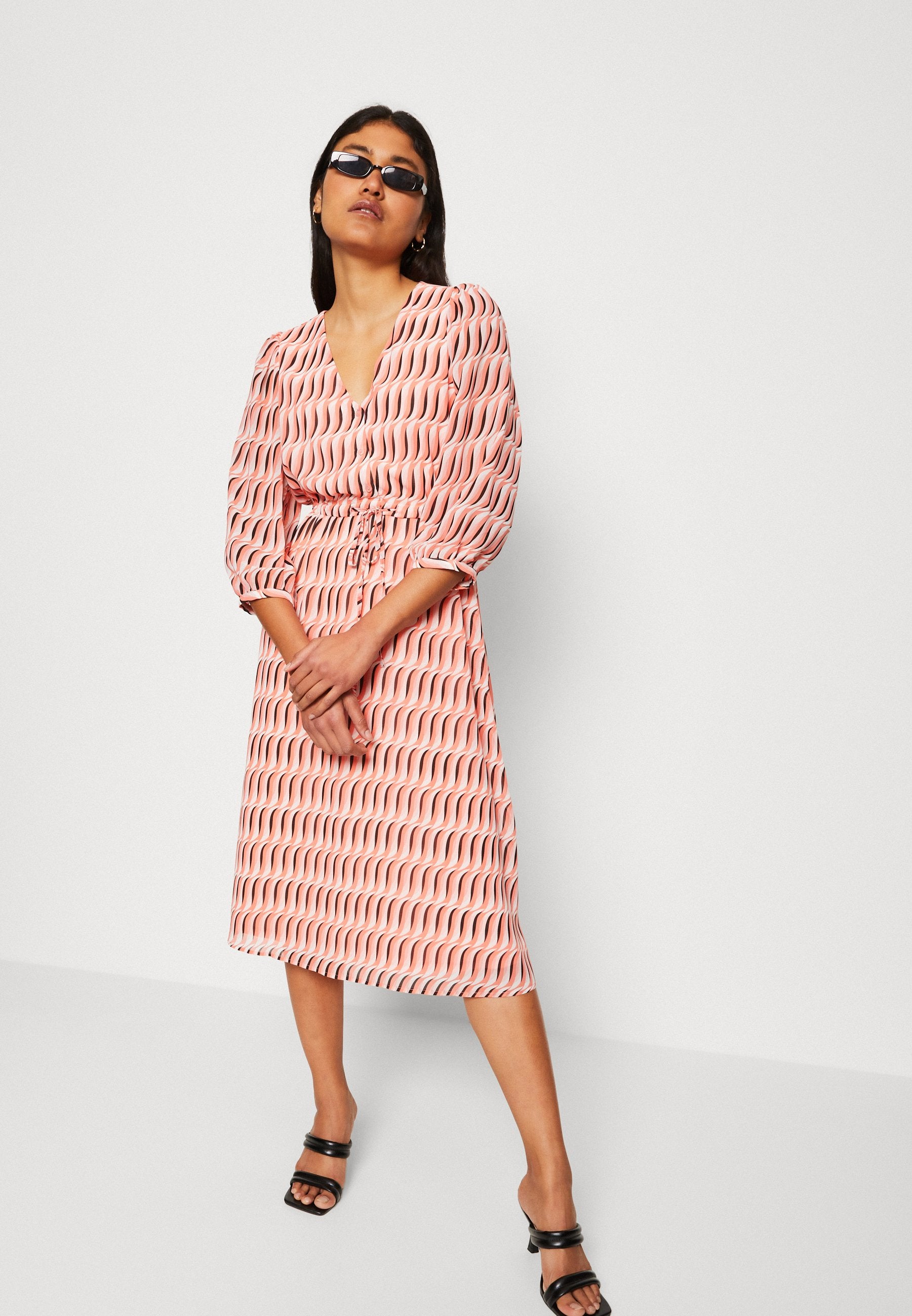 Vero Moda V NECK CALF DRESS