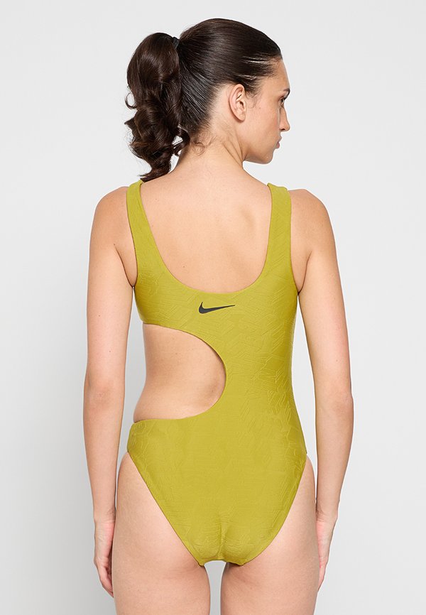 Nike Performance
