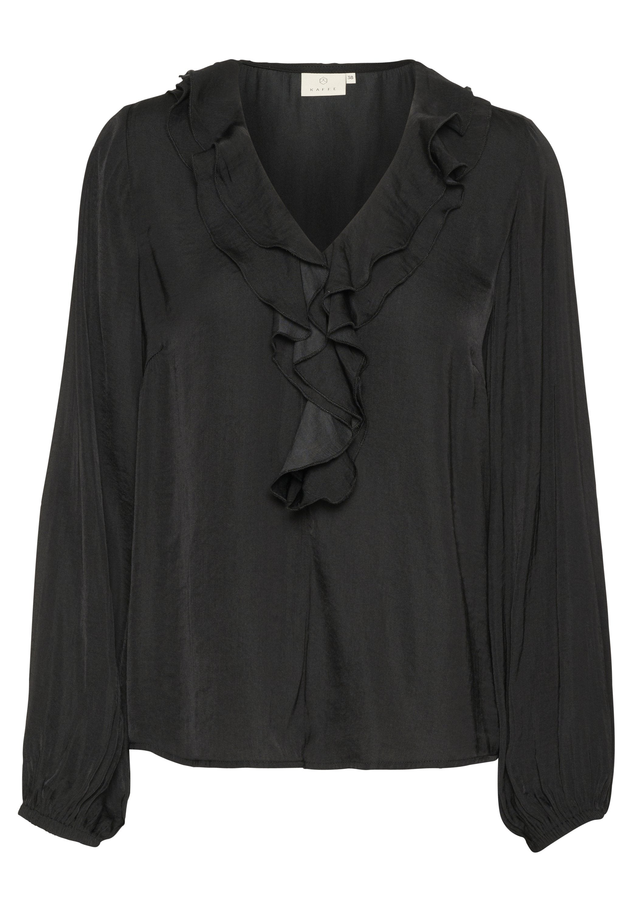 Schwarze Bluse aus einem glatten Stoff, mit V-Ausschnitt, langen Ärmeln und einer rüschierten Frontpartie. Weicher Stoff und lockere Passform.