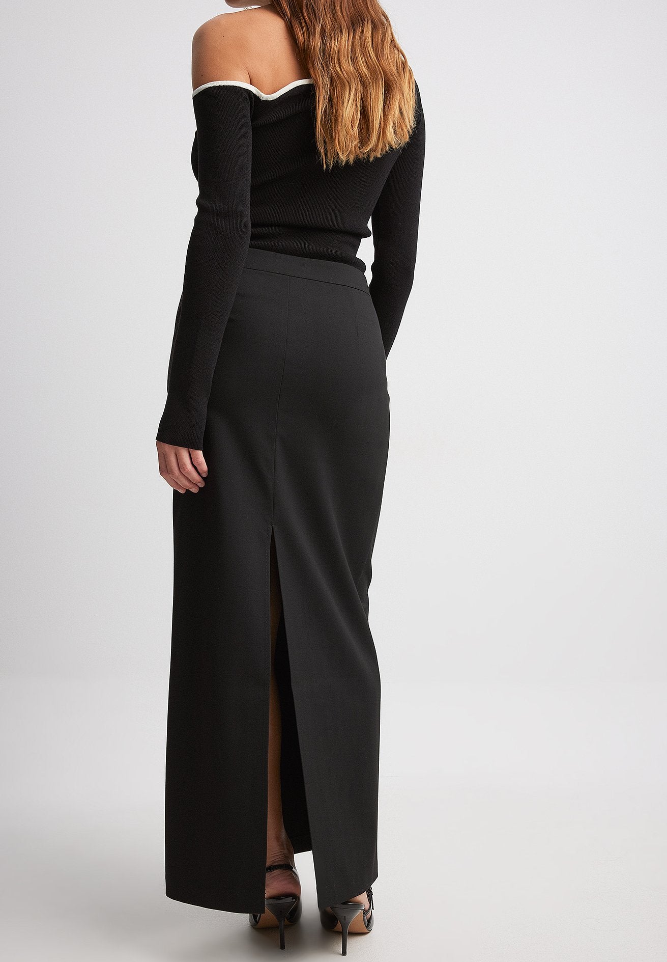 NA-KD GERADER MIT NAHTDETAILS