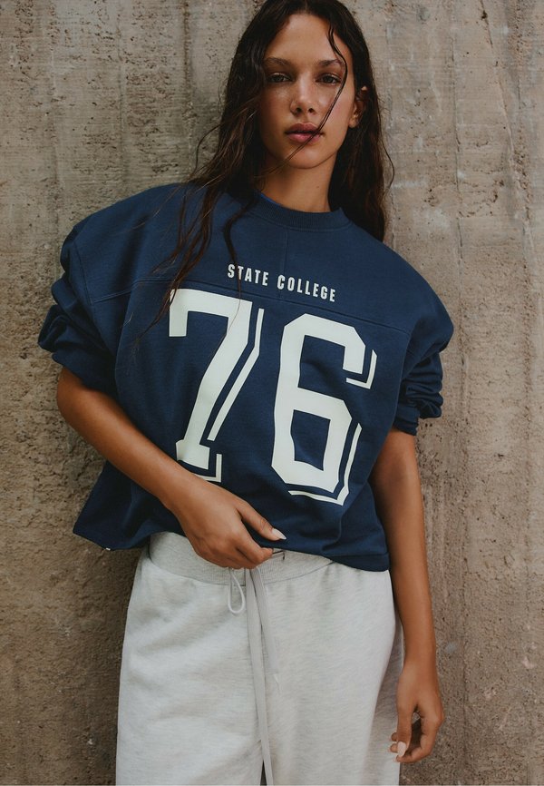 Bershka PRINTED ROUND NECK - SWEATSHIRT - Sweatshirt - royal blue