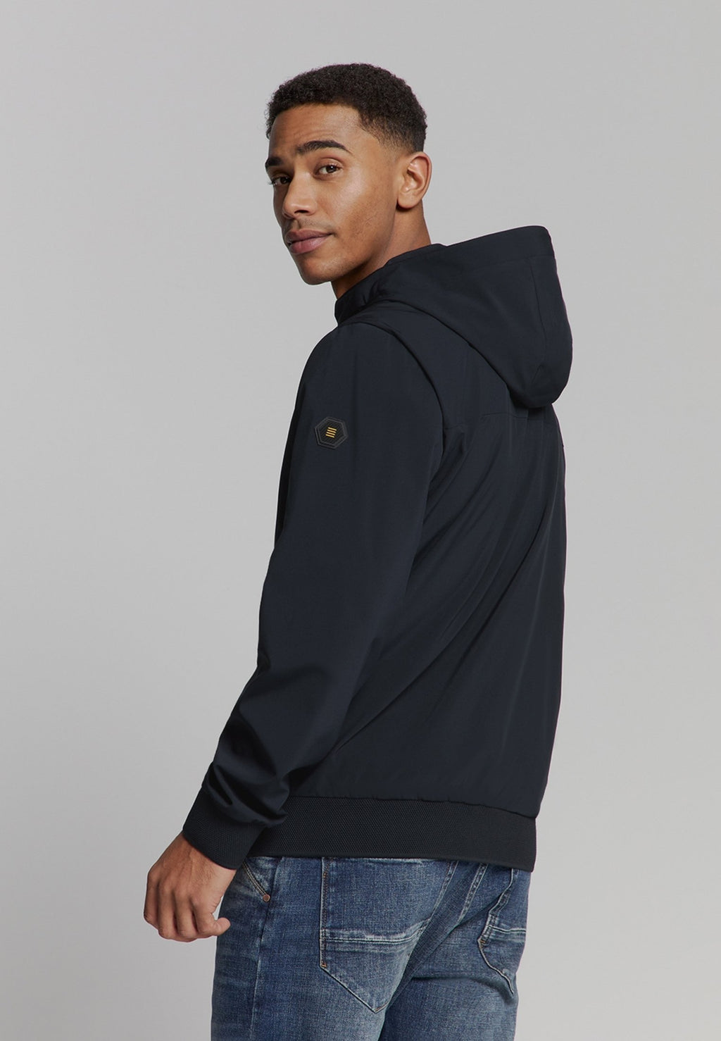 HOODED  Media 4