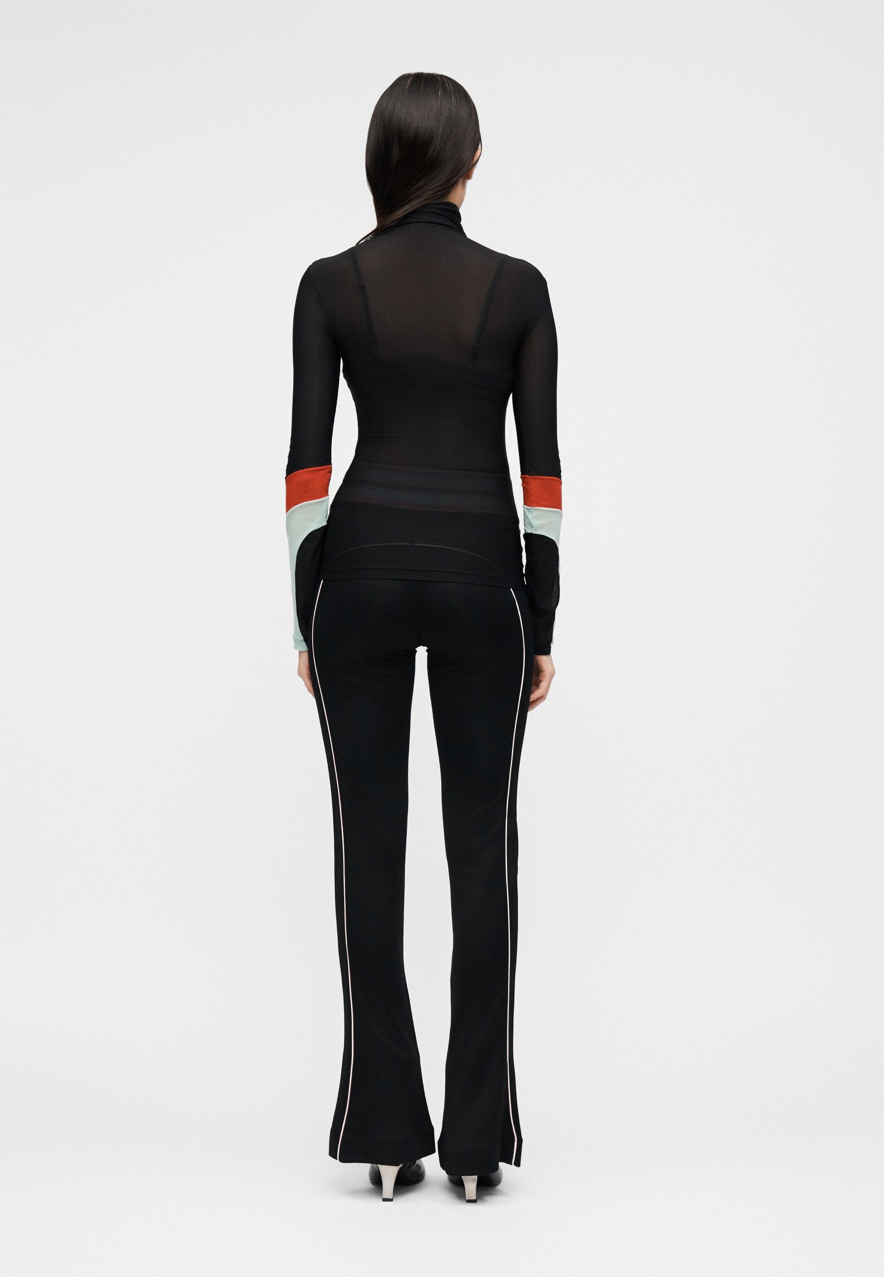 OFF-WHITE LIGHT COLOR INSERT
