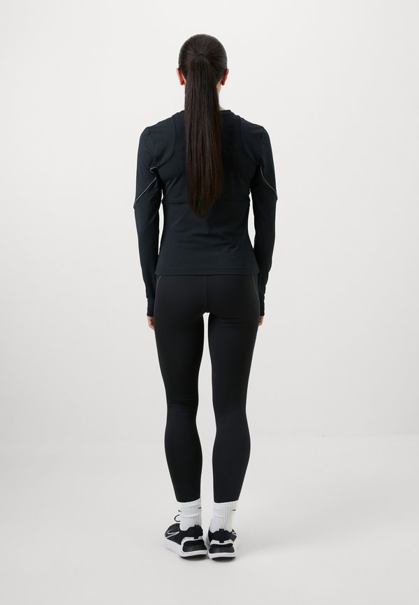 Nike Performance SWIFT