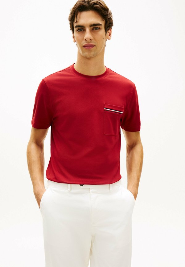 Tommy Hilfiger GLOBAL STRIPE POCKET PIQUE JERSEY T-SHIRT - Print T-shirt - regatta red