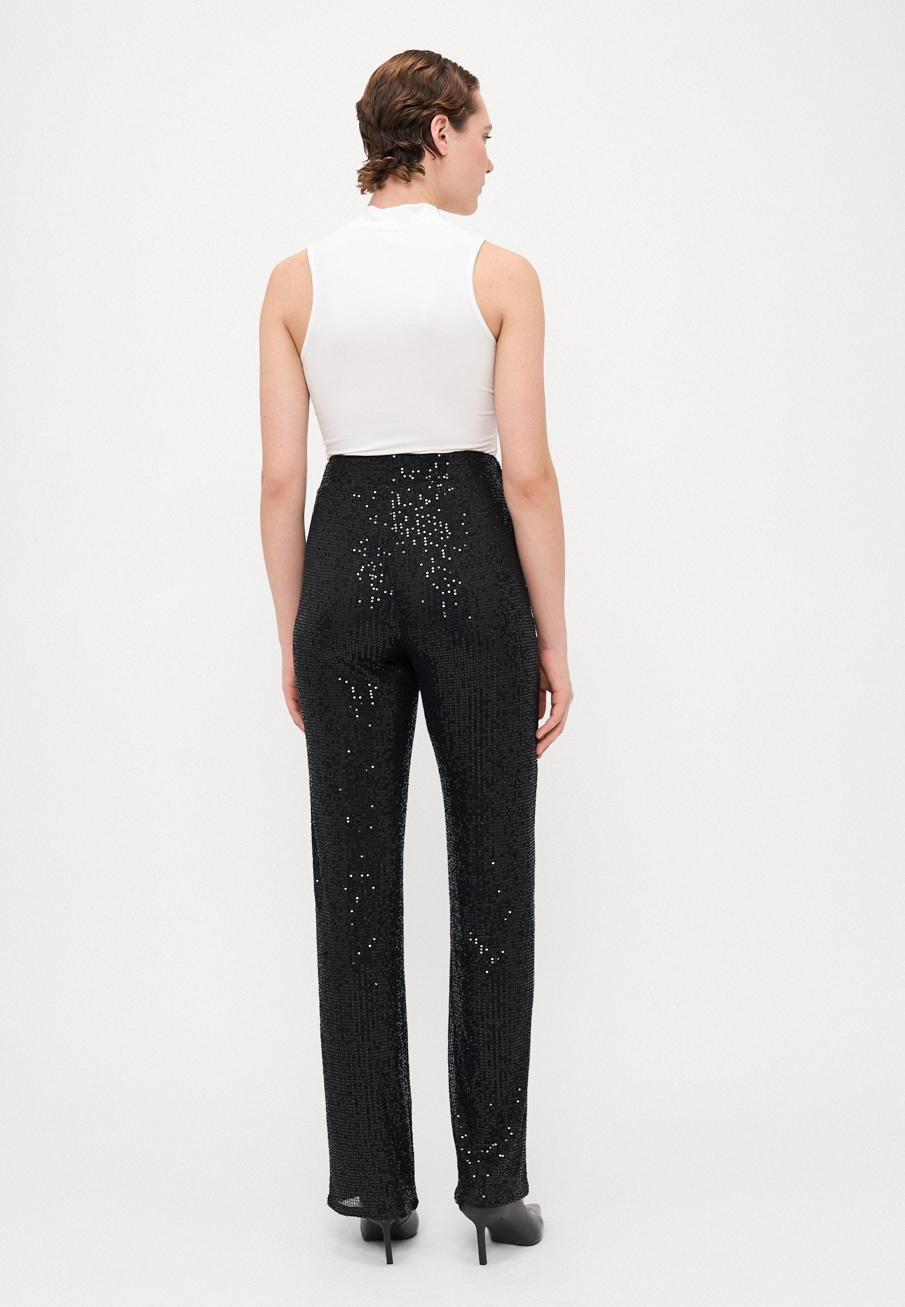 ONLANNI SEQUINS Media 4