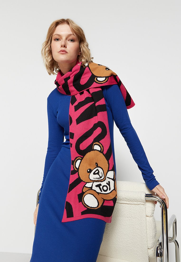 MOSCHINO