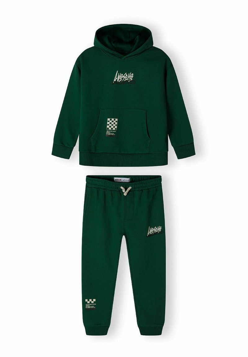 HOODIE AND JOGGERS SET Media 1