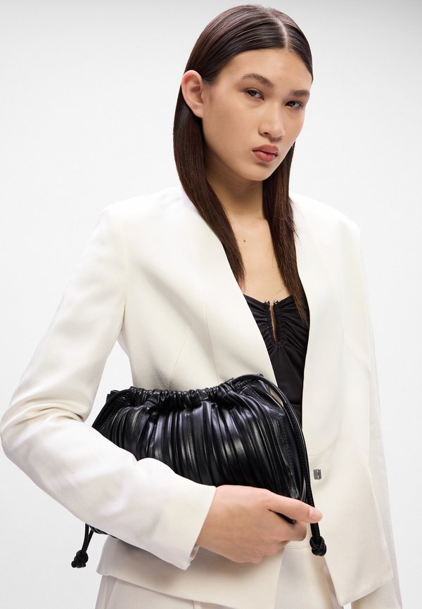 BOSS JIA TUX