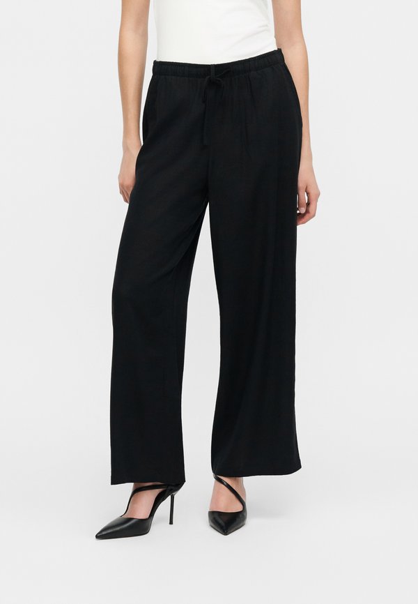 Vero Moda Petite VMROSIE WIDE PANT - Trousers - black