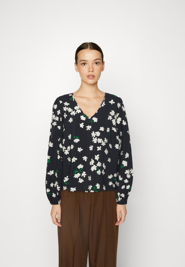 Object OBJNUUK LEONORA VNECK