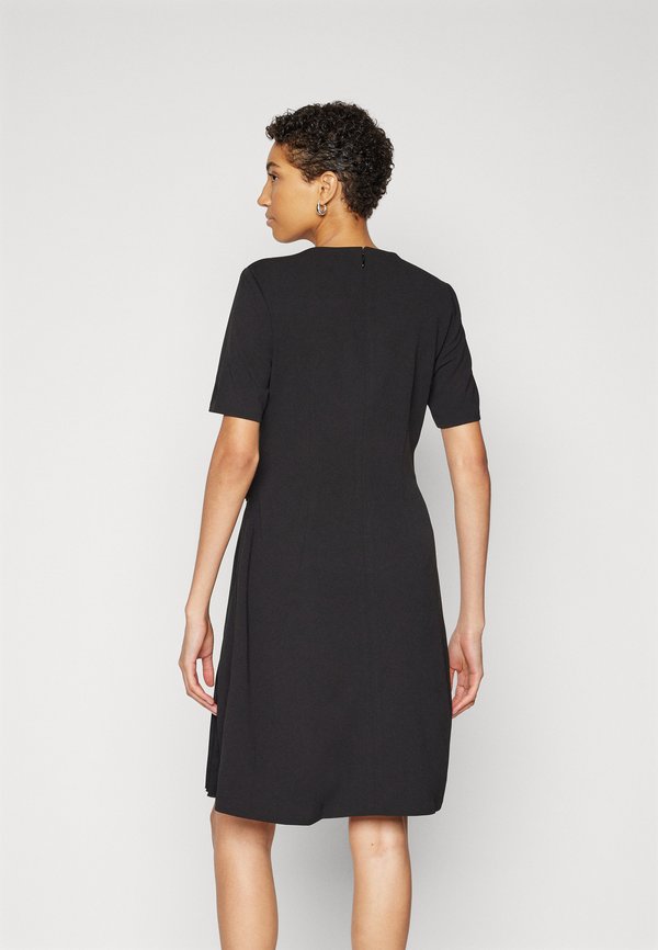 DKNY JEWEL NECK