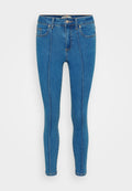Blaue Skinny-Jeans aus Denim mit hohem Bund, vorderen Taschen und kontrastierendem Nähen entlang der Nähte. Insgesamt glatte Textur.