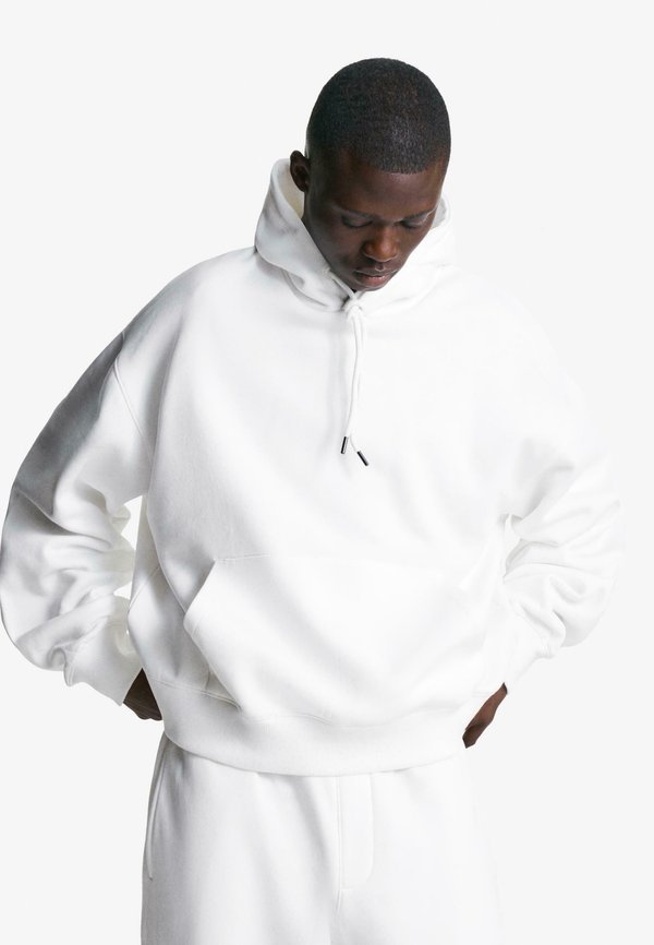 Bershka Hoodie - white