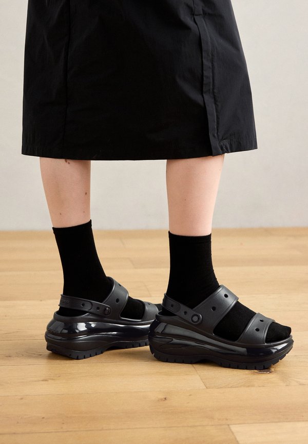 Crocs CLASSIC MEGA CRUSH