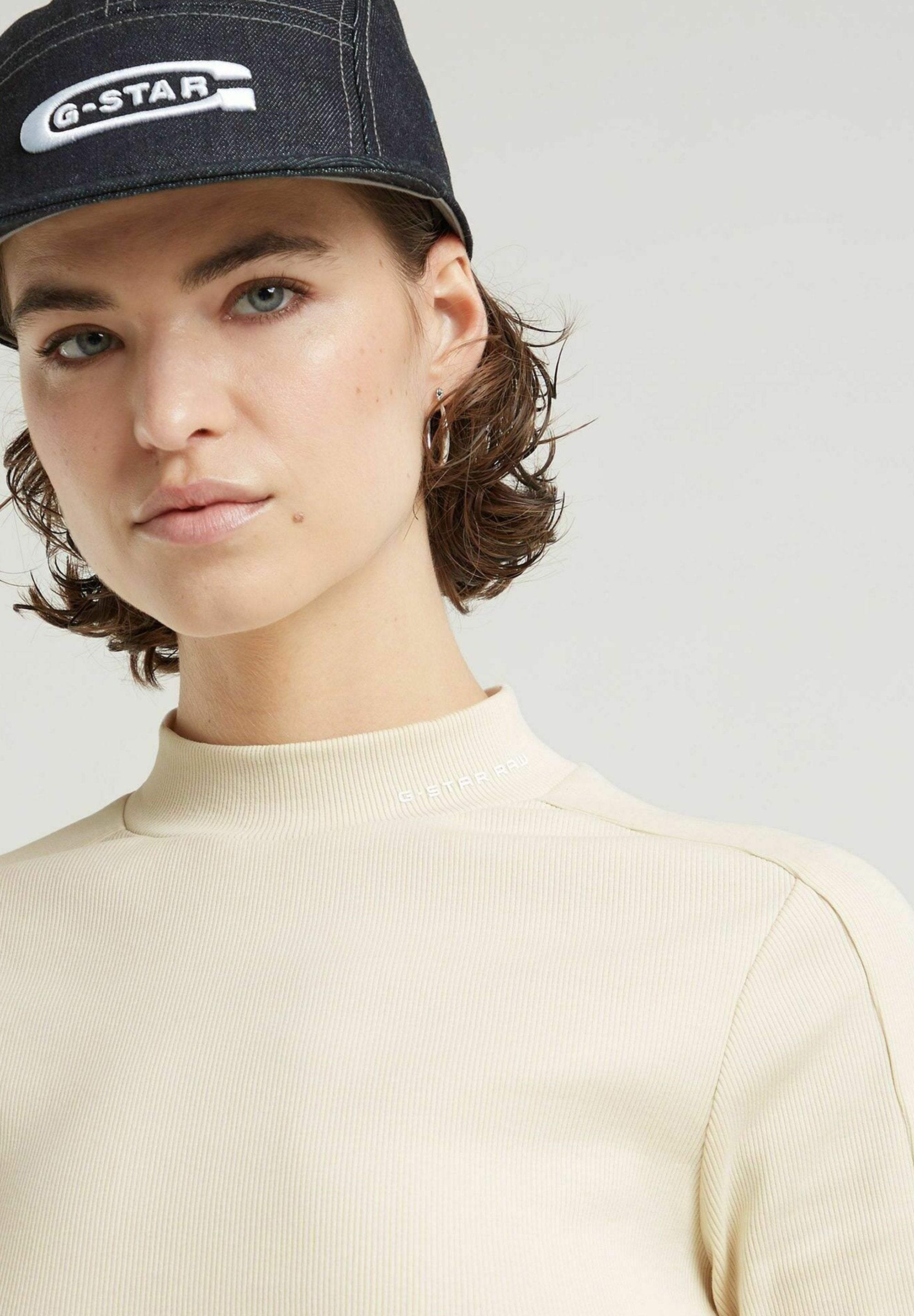 SLIM LONG SLEEVE Media 5