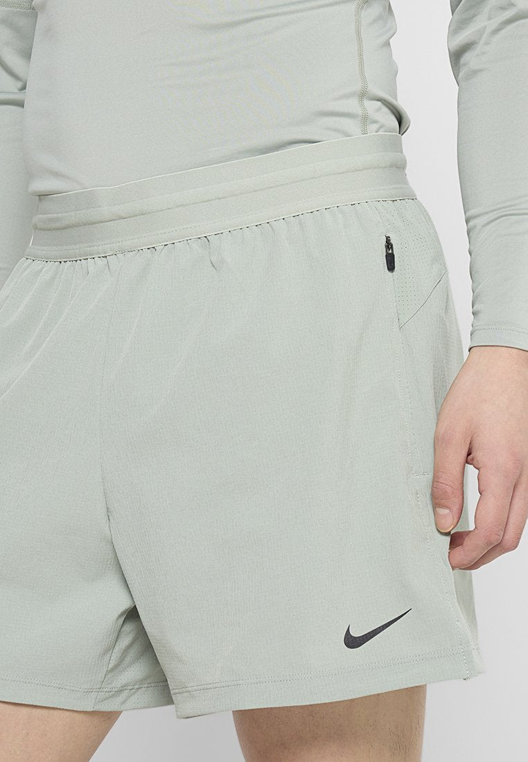 Nike Performance